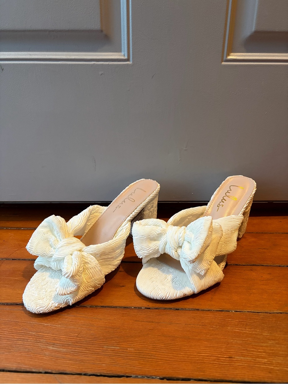 Lulu's Cream Bow 3.5 Block Heel